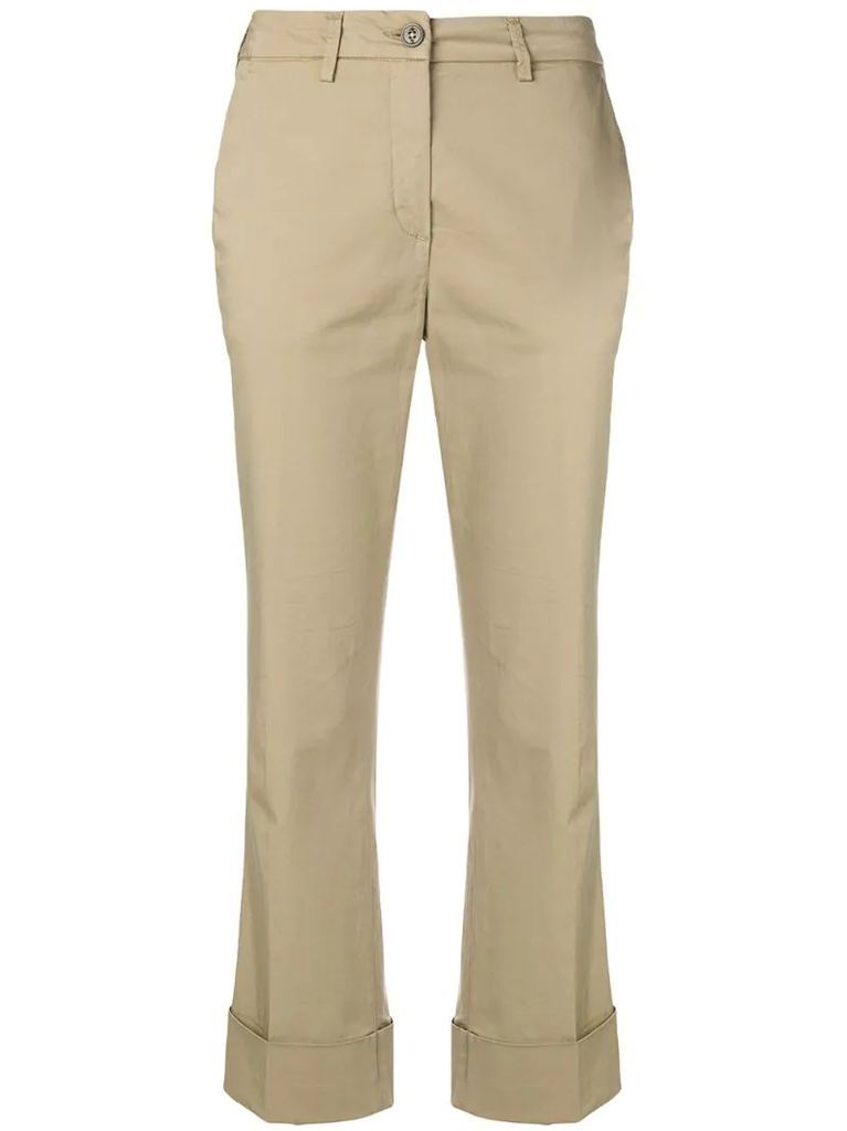 cropped mid-rise trousers