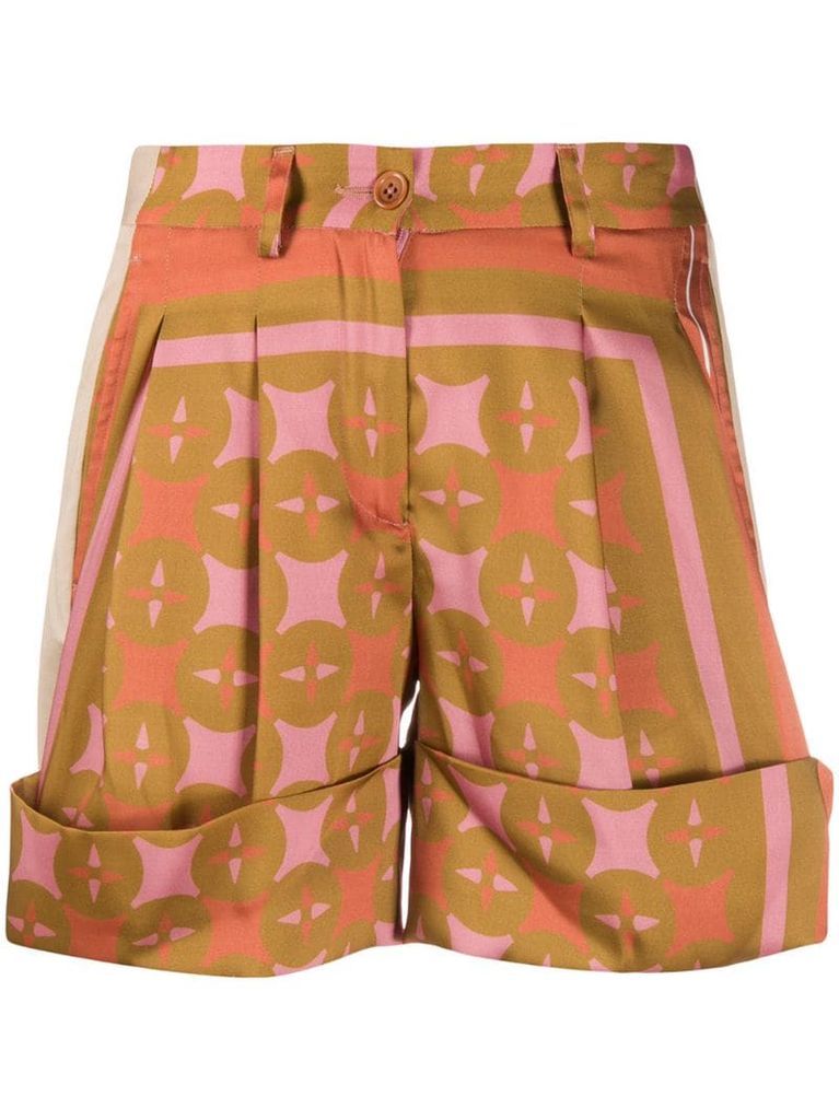 high-waisted geometric print shorts