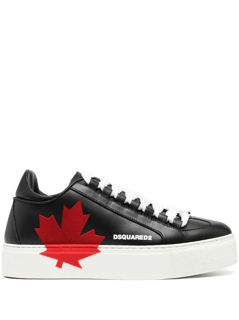 Canadian Team low-top sneakers