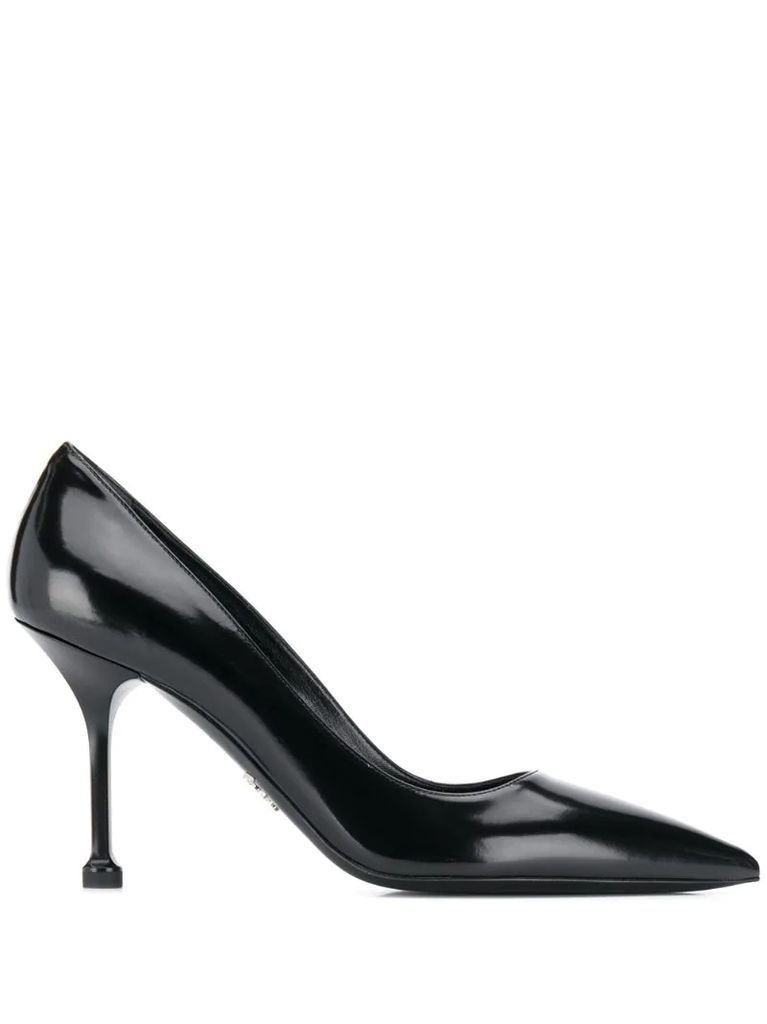 pointed toe mid-heeled pumps
