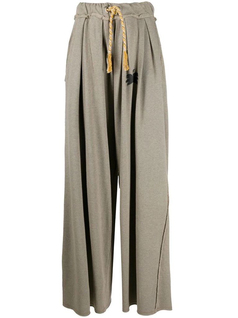 high-waisted loose trousers