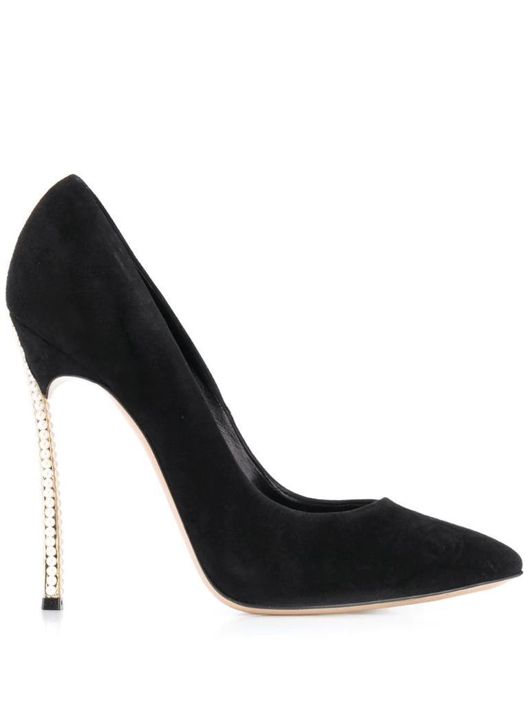 pointed toe pump