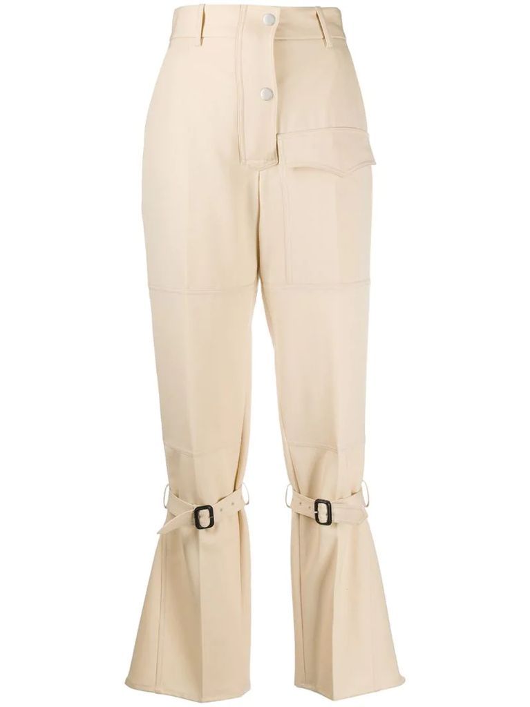 knee-strap flared trousers