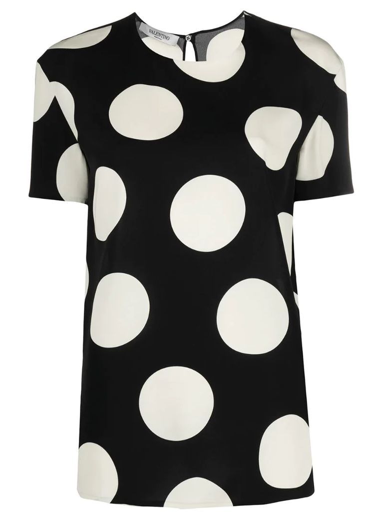 polka-dot short-sleeve blouse