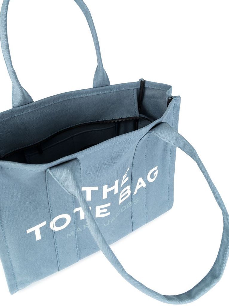 Traveler tote bag