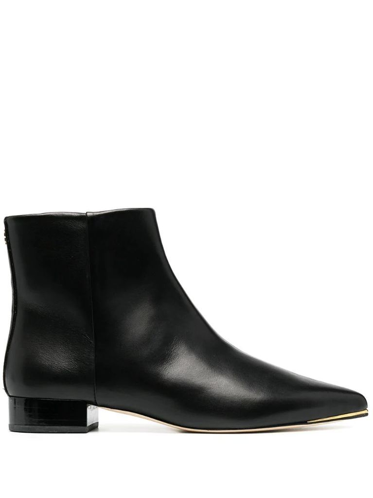 Lila leather ankle boots