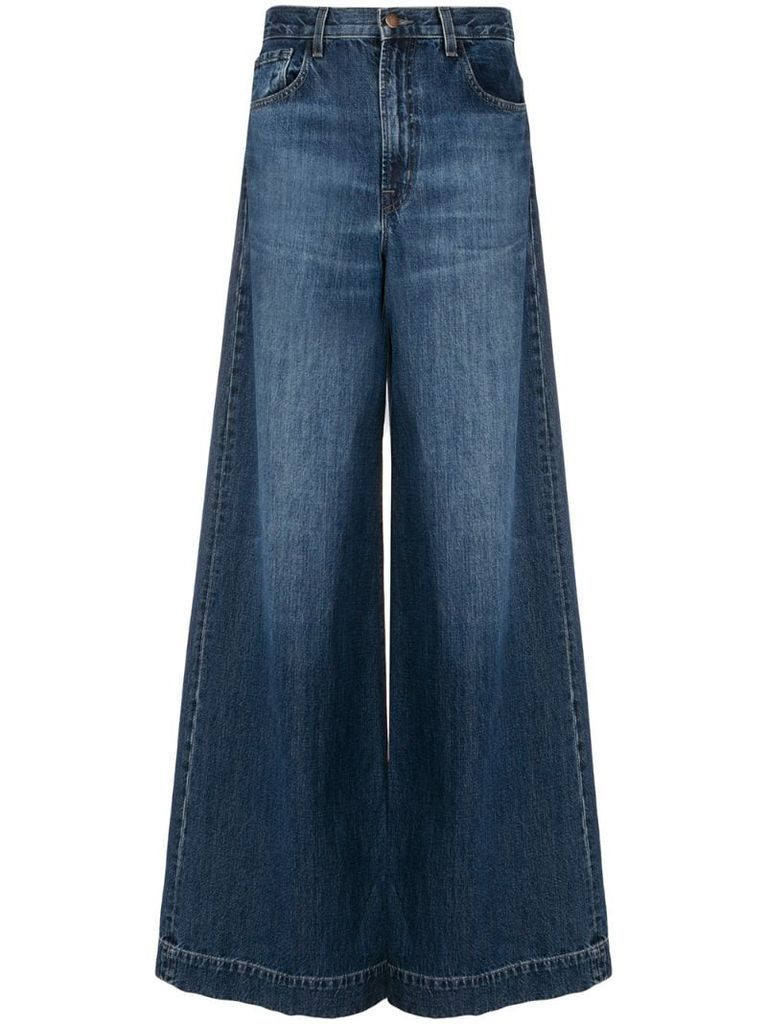 wide-leg flared jeans