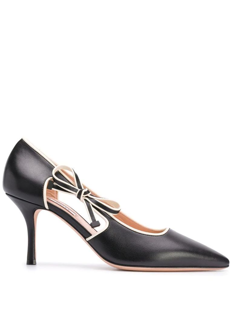 side bow pointed pumps