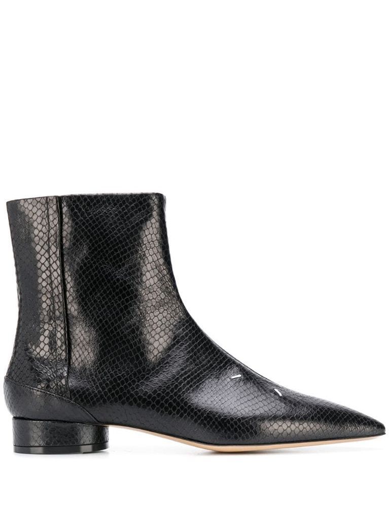 4-stitches ankle boots
