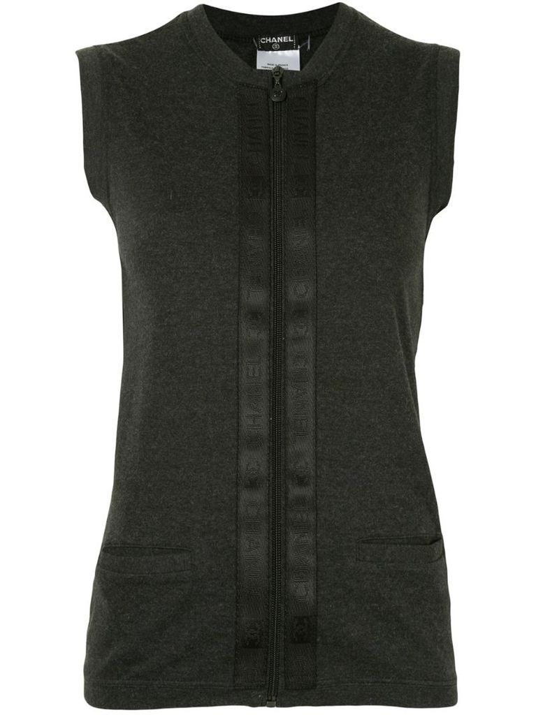 2002 zip-up sleeveless knitted cardigan