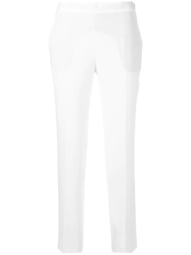 slim-fit tapered trousers