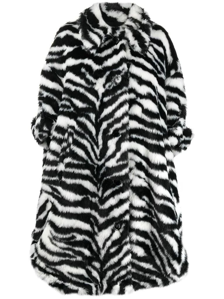 oversized zebra high-low coat