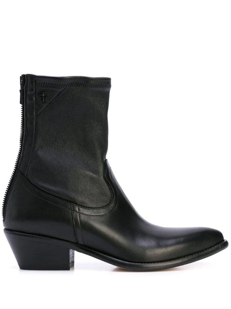 ankle zipped boots