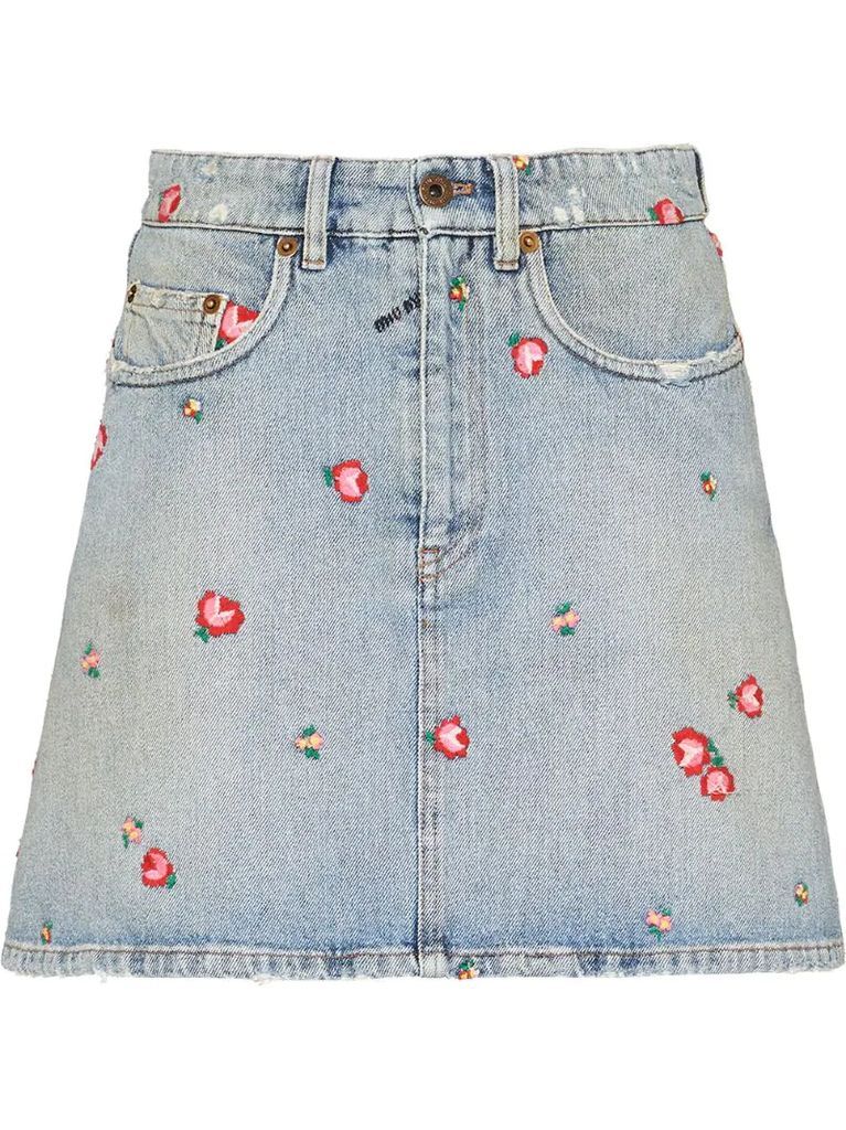 floral-embroidered denim skirt