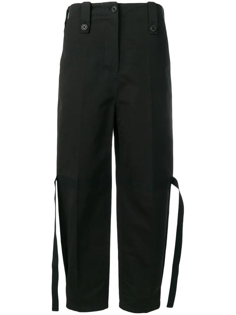 tie details trousers