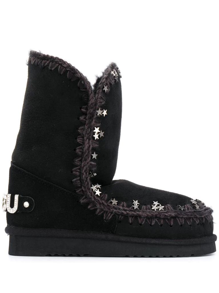 Eskimo star-studded boots