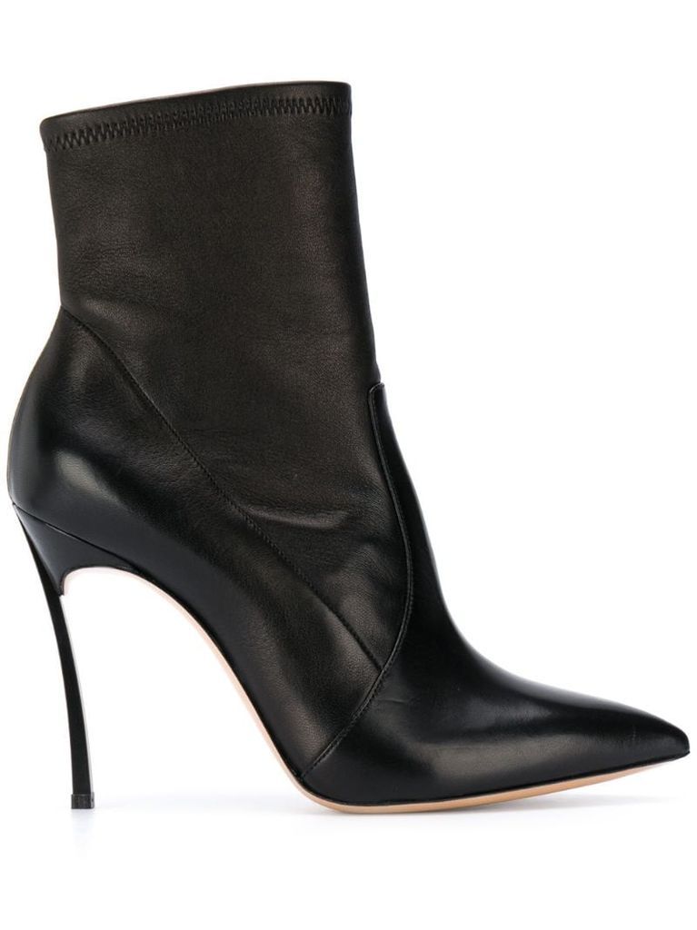 pointed ankle boots