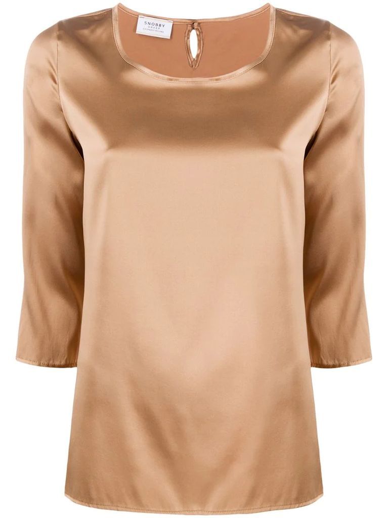 3/4 sleeves round-neck blouse