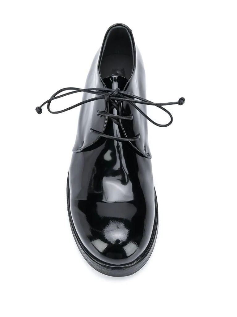 lace-up patent Oxford shoes