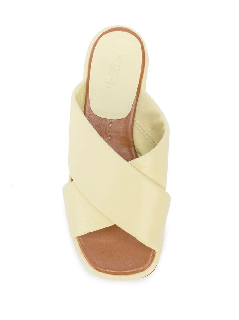 Nappa flat crossover sandals