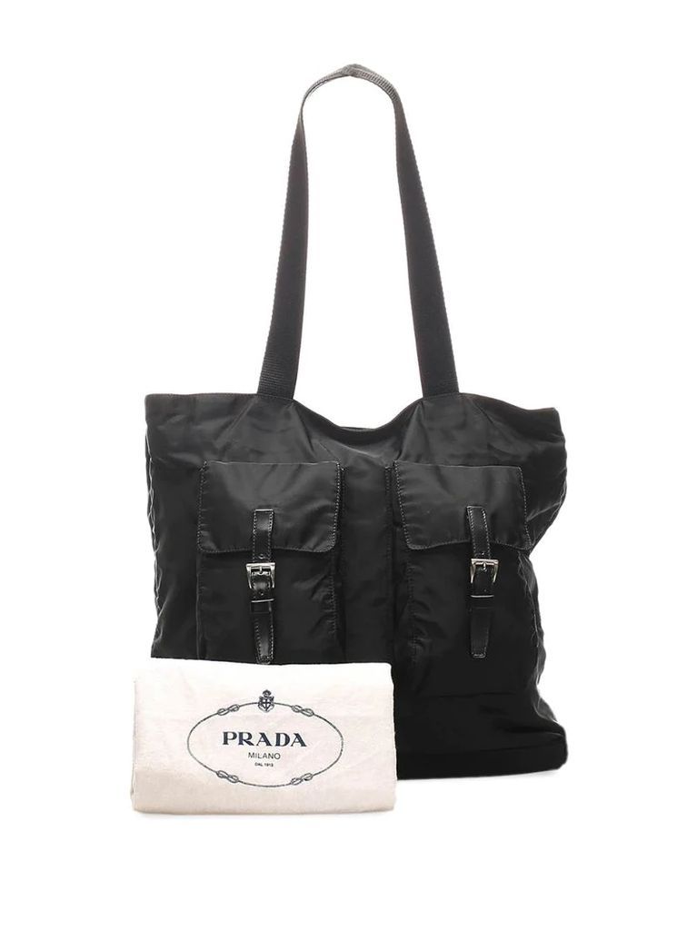 flap pockets shoulder bag