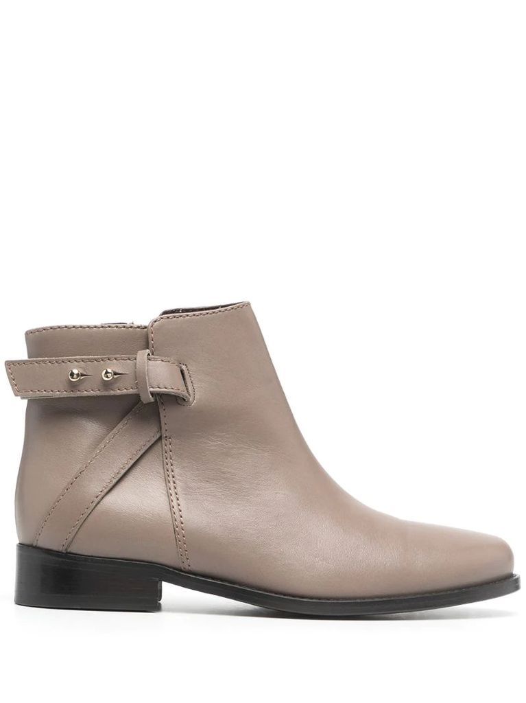 zip-up leather ankle boots