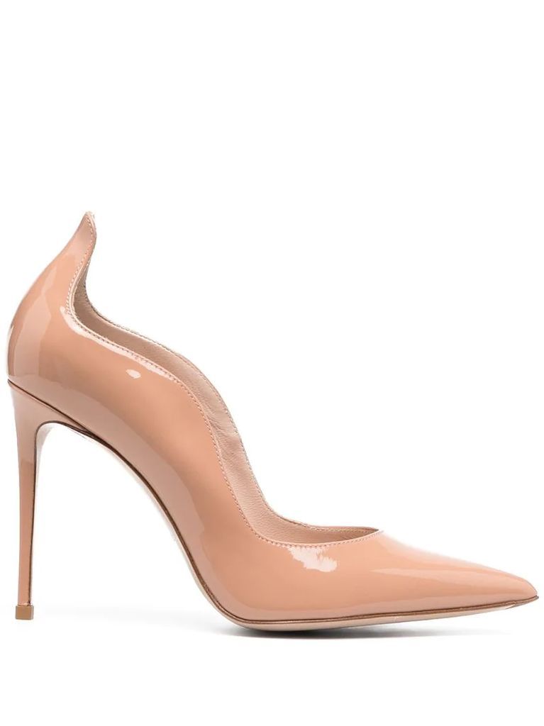 wave-edge patent leather pumps