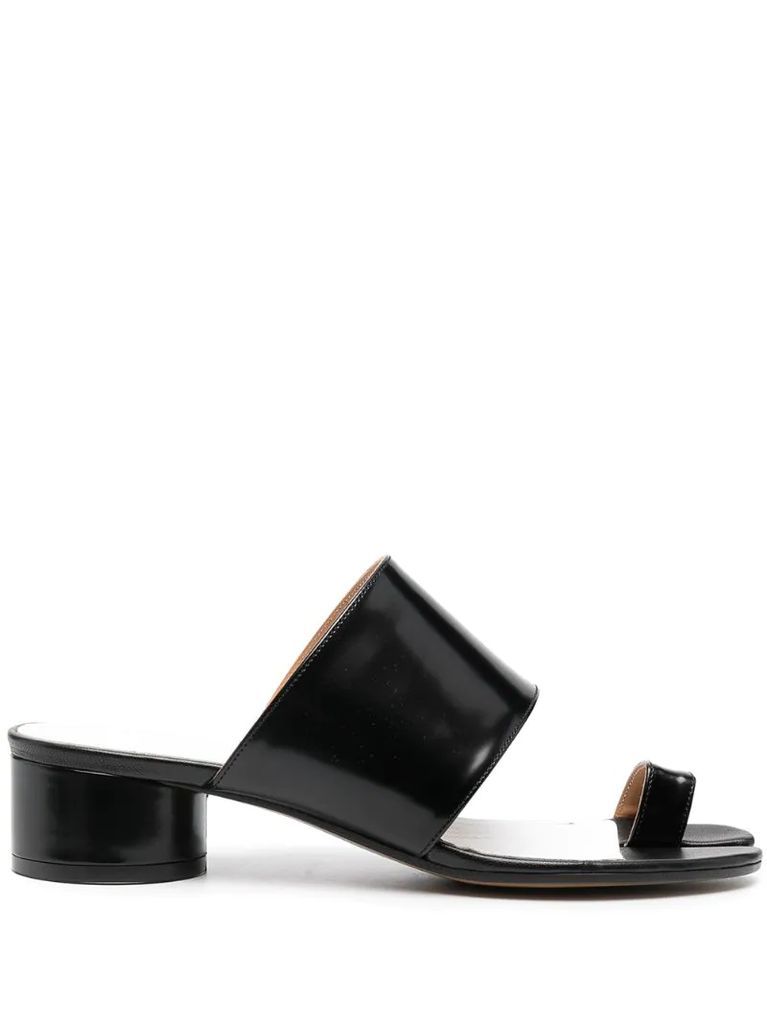Tabi toe-ring leather sandals
