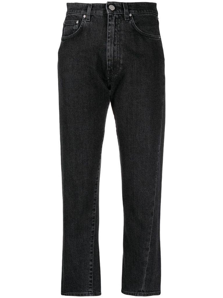 high-waisted cropped jeans
