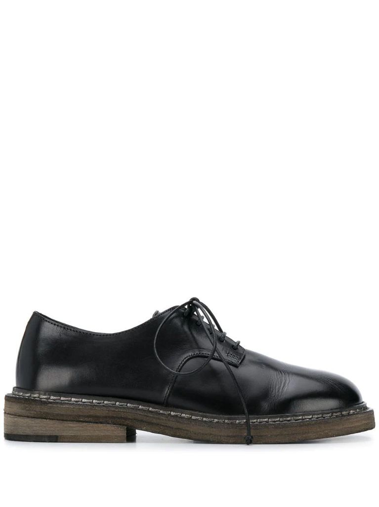 round toe brogues