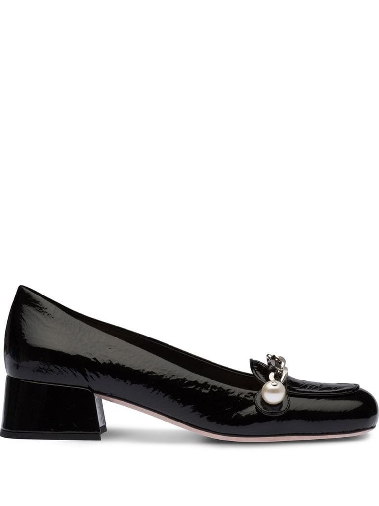 chain link-trim loafers