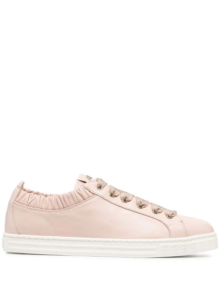 Suzie leather sneaker with elastic