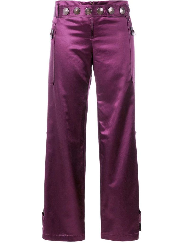 wide-legged cropped trousers