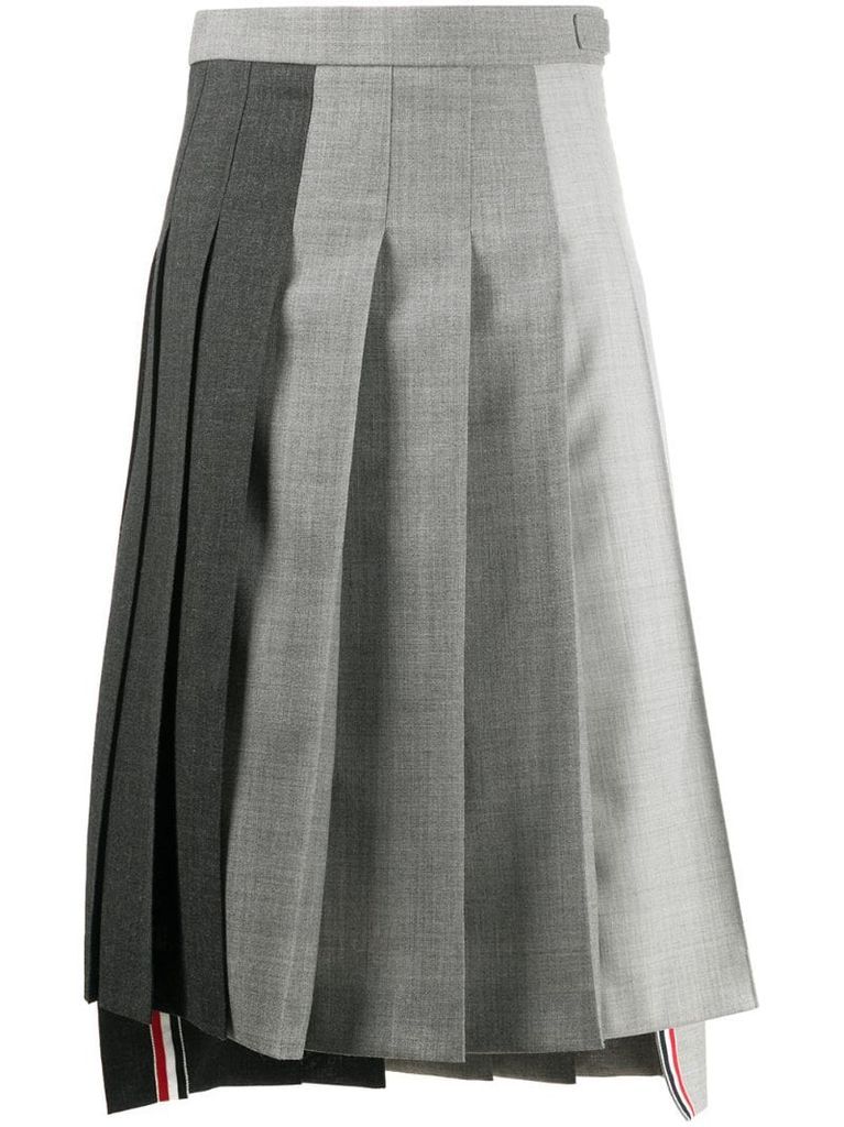 Fun-Mix pleated dropped back skirt