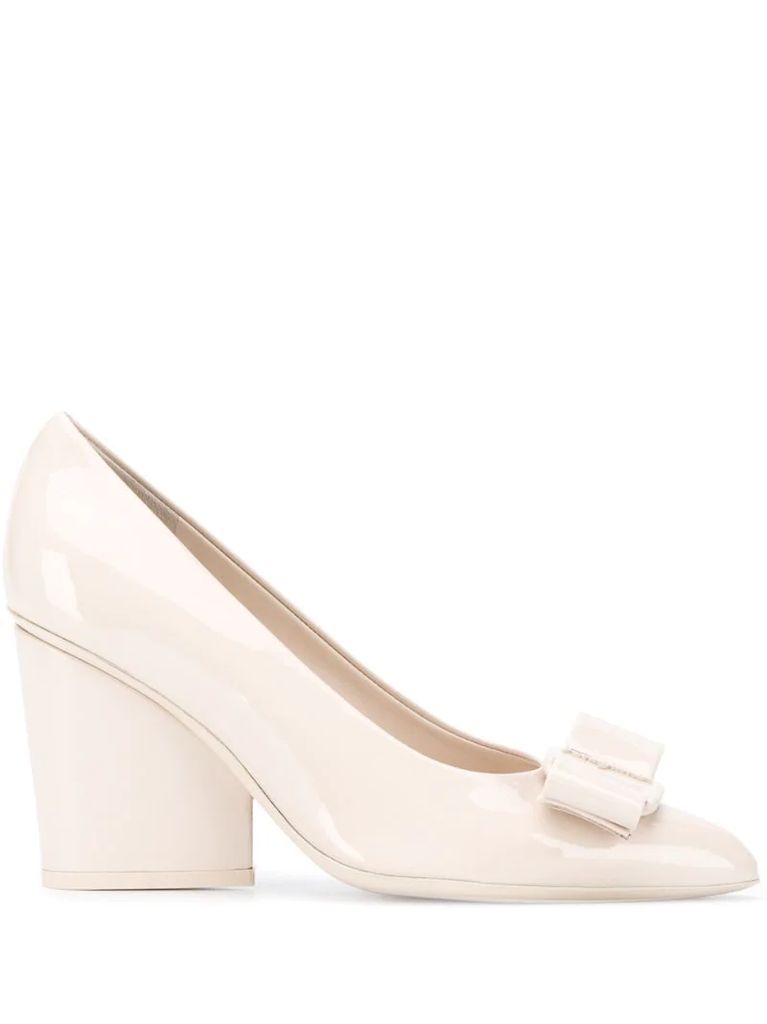 bow-detail pointed pump