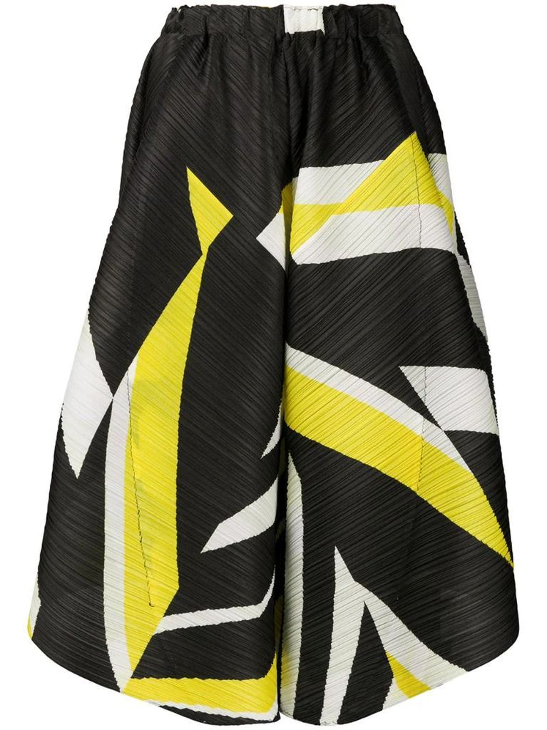 abstract patterned pleated skirt
