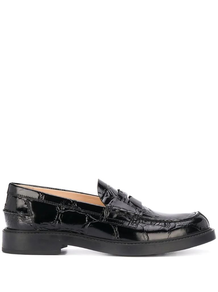 creased-effect low-heel loafers