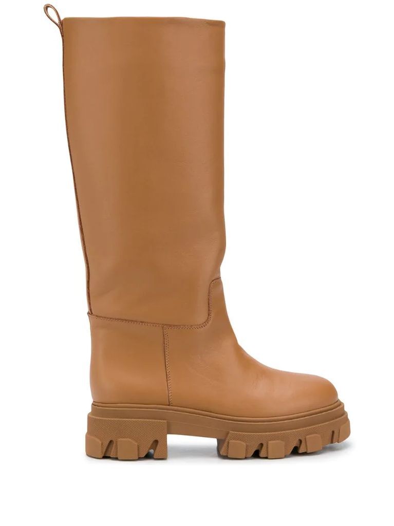 knee-length slip on boots