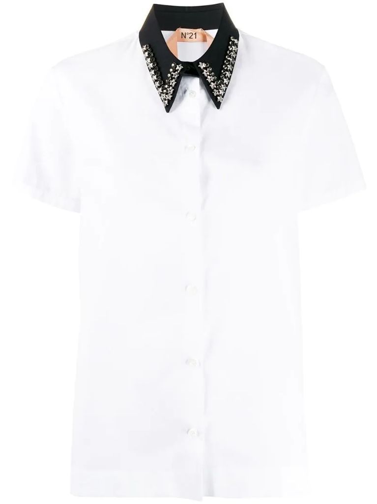 short sleeved contrasting collar shirt