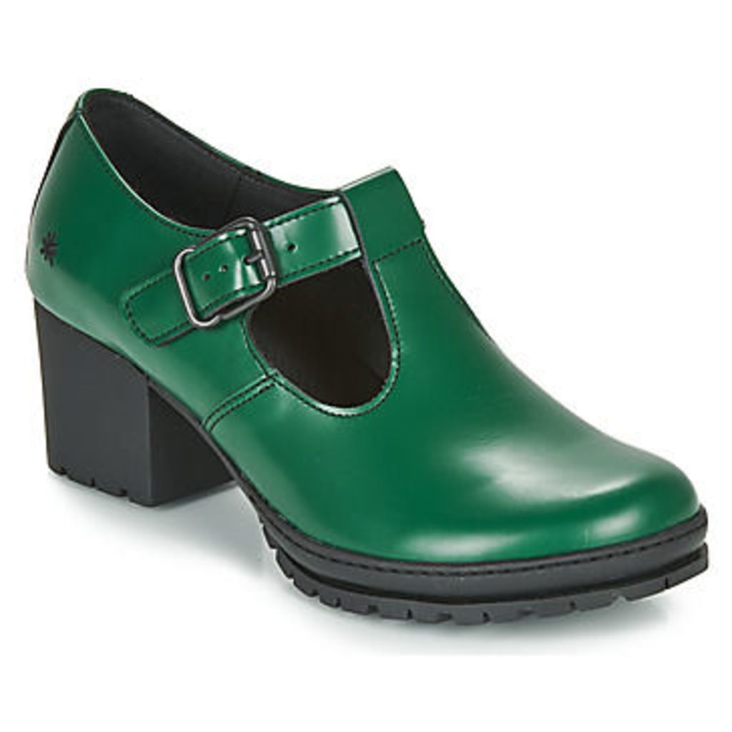 CAMDEN  women's Court Shoes in Green