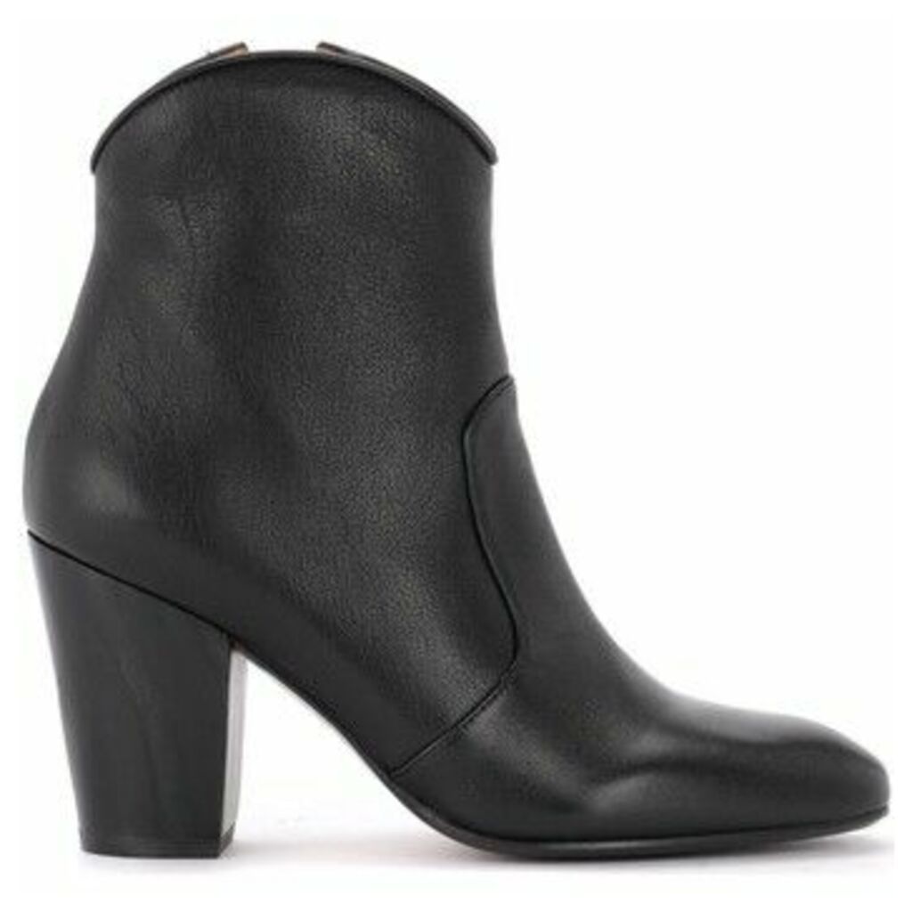 Texan ankle boot in black leather  women's Low Ankle Boots in Black