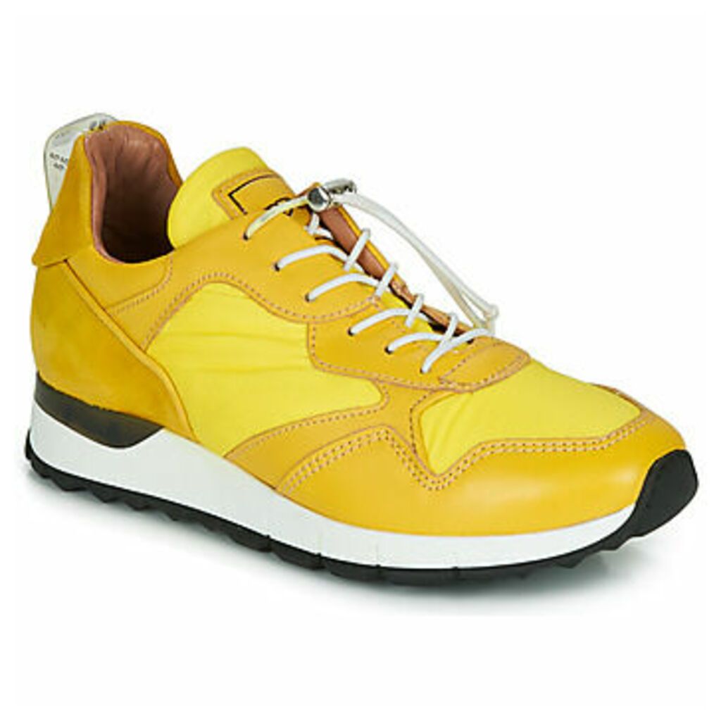 CAST  women's Shoes (Trainers) in Yellow