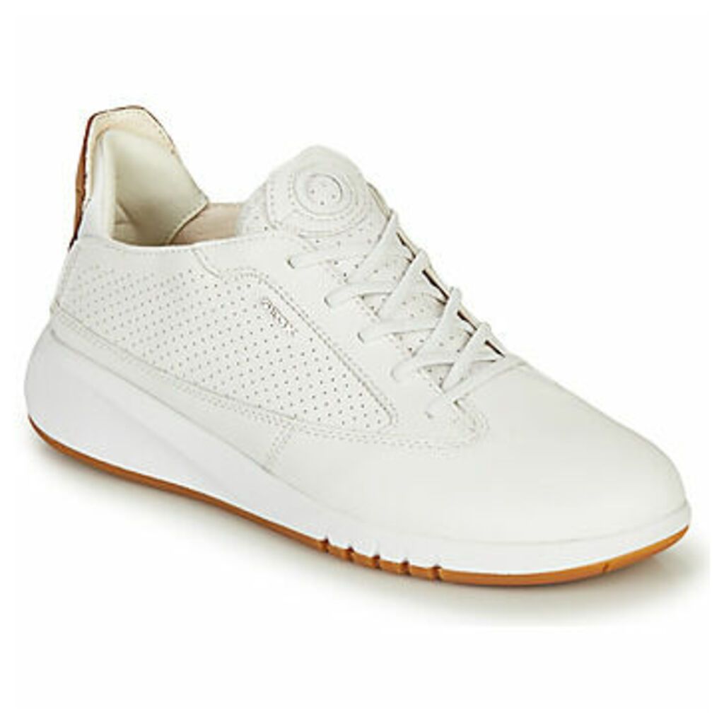 D AERANTIS  women's Shoes (Trainers) in White