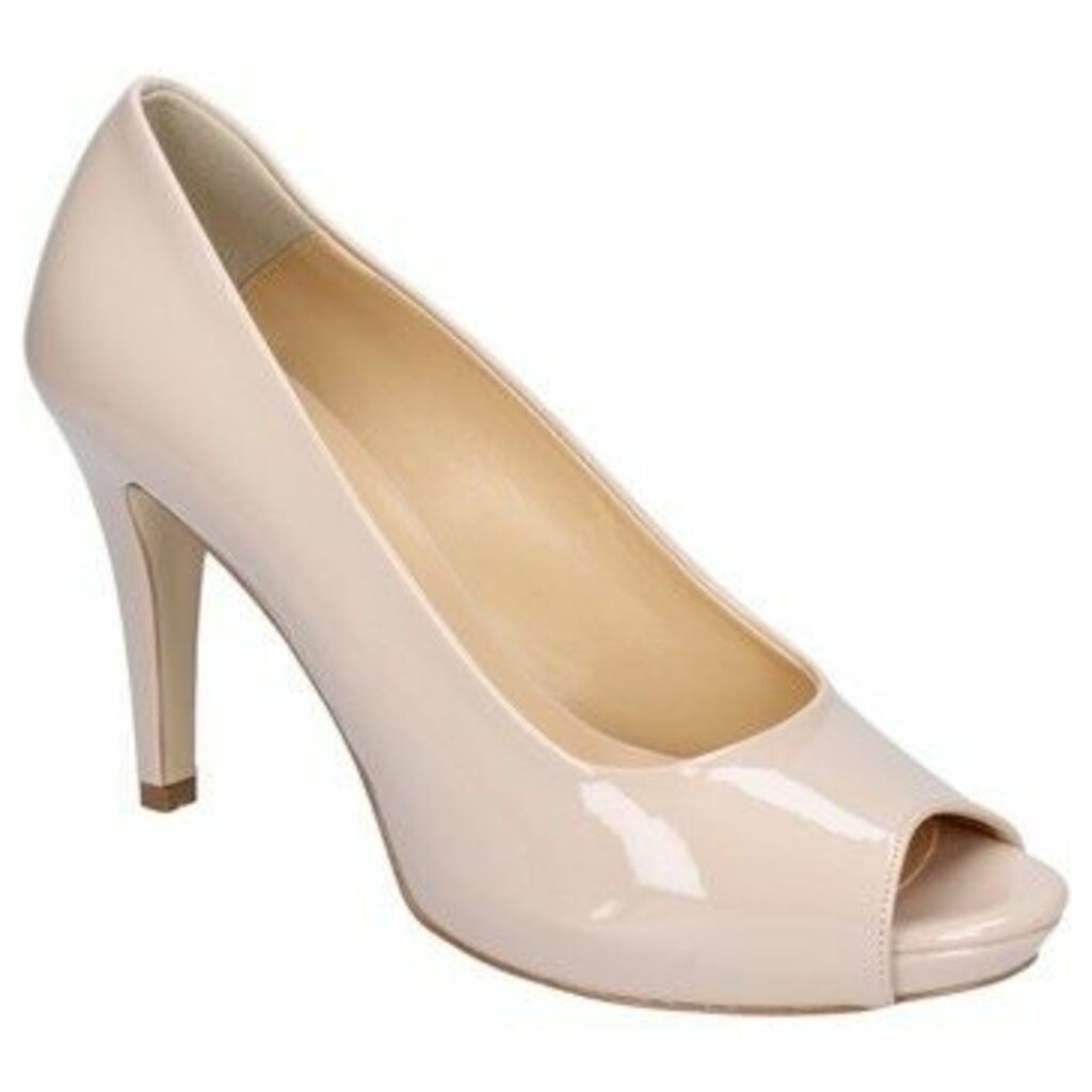 courts patent leather  women's Court Shoes in Beige