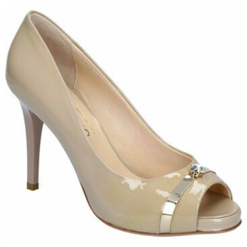 courts patent leather AG605  women's Court Shoes in Beige