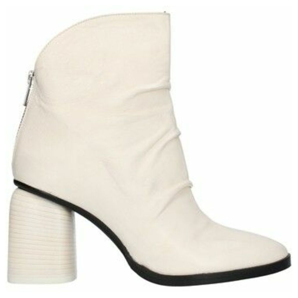 81050  women's Low Ankle Boots in White