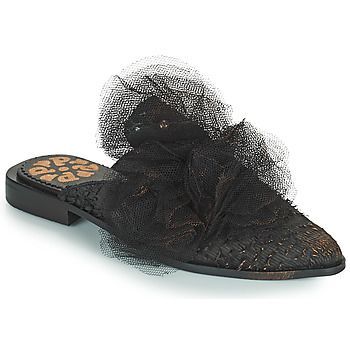 WILLOW  women's Mules / Casual Shoes in Black. Sizes available:3.5,4,5,6,7,8