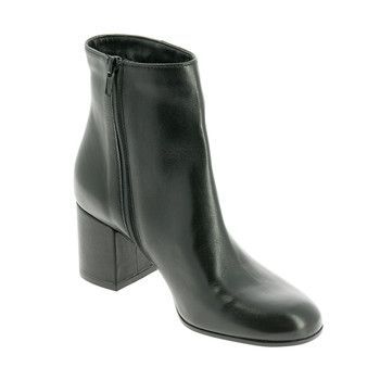 CADROE  women's Mid Boots in Black. Sizes available:3.5,6,6.5