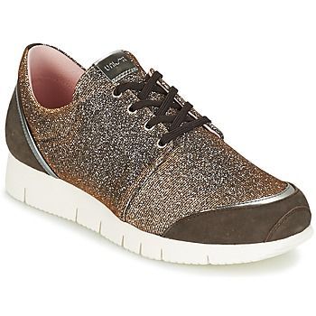 BOMBA  women's Shoes (Trainers) in Silver