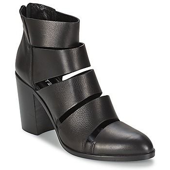 AVEZZANO  women's Low Ankle Boots in Black
